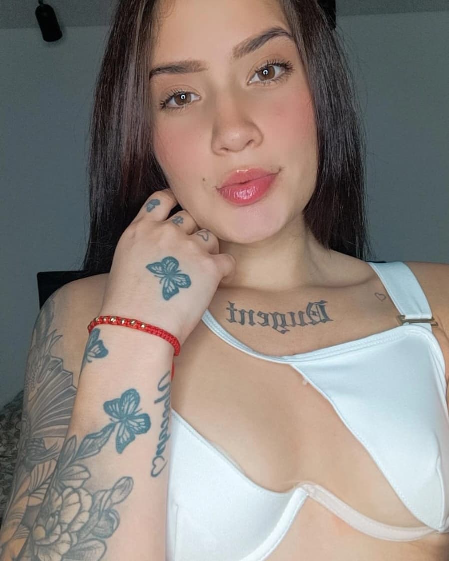 Natacha Reyes Tengo 20 Años Soy Venezolana Me Gusta Viajar Me Encantan Los Animales Y Estudio Idiomas Y Marketing Digital 
No Busco Relaciones Serias
🌺🌺🌺
Sagitario ♐💫