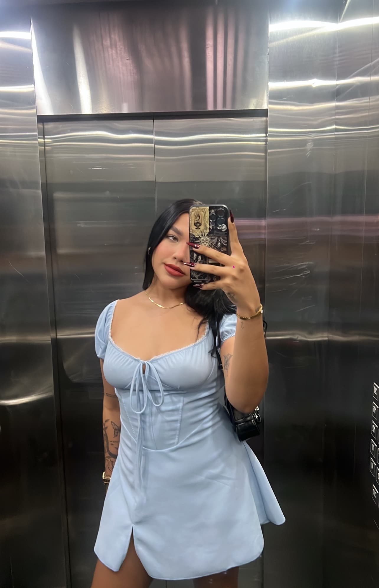 Angela Rave Conóceme primero👀🤍


📍Medellín
Colombovenezolana🇻🇪🇨🇴