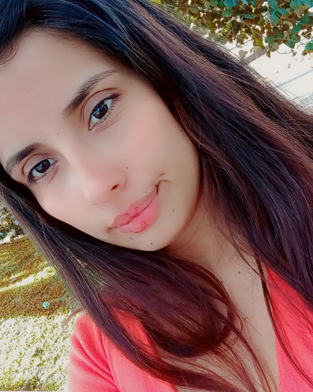 Alejandra Mora Soy Estudiante de Licenciatura En Lenguas Extranjeras, Me Gusta Los Planes Sencillos, Me Gustan Los Animalitos ☺️