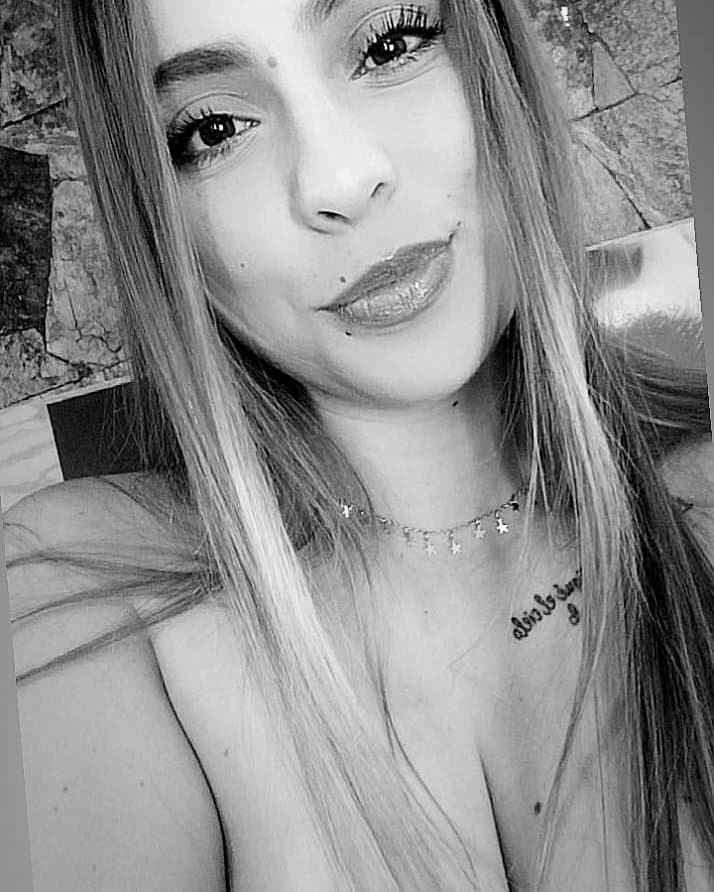 Daniela Holi!! Me gusta dormir, me gustan los gatos, me gusta ser carismática y un hombre tal cual, me gusta que un hombre sepa lo que quiera 😌