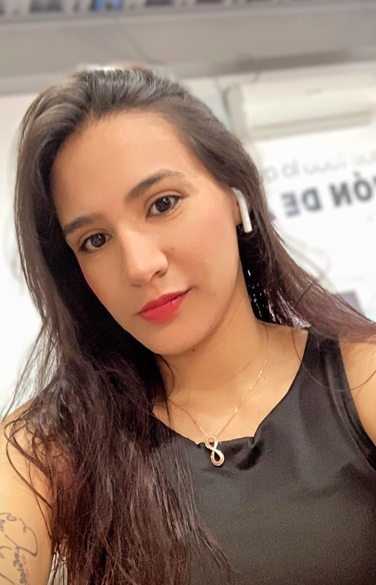Stephany Juiciosa, sencilla, todo terreno y pa rematar COLOMBIANA 🇨🇴