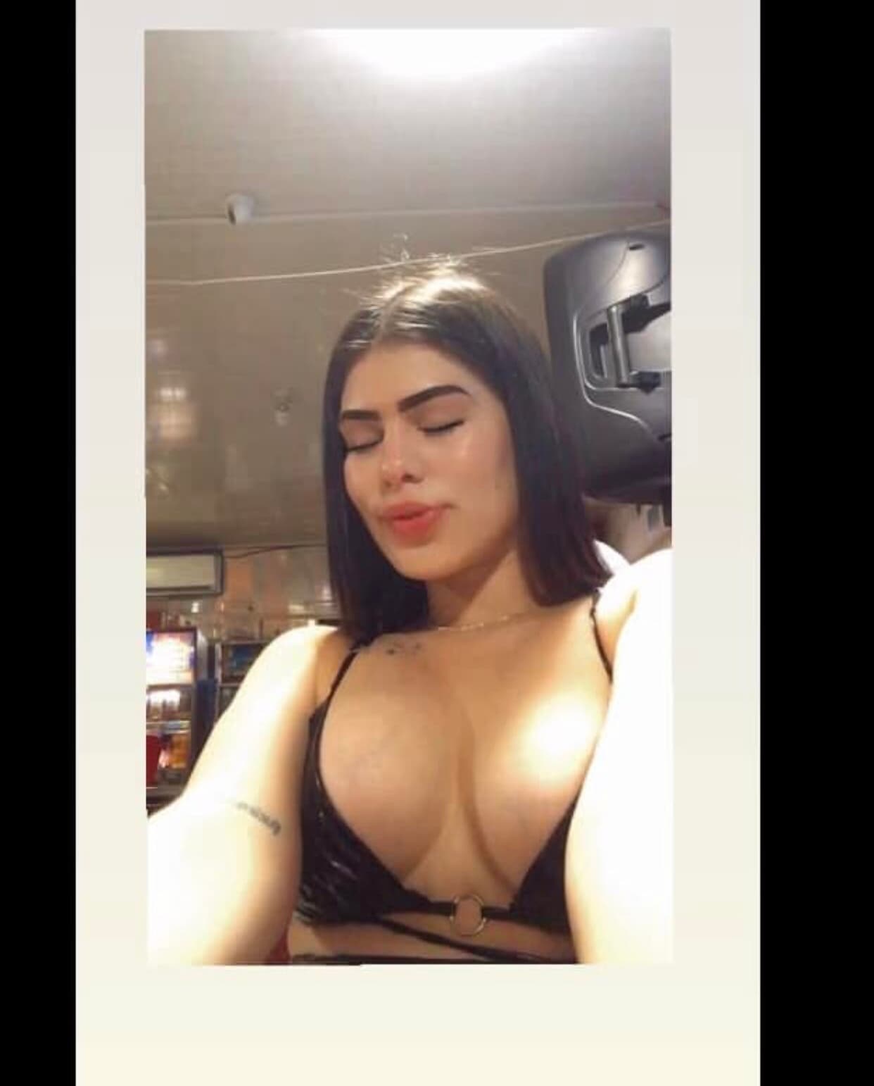 Samantha Hola, soy Samantha tengo 22 años,una mujer muy Sociable y divertida,me gusta salir,experimentar y hacer esta vida única.Me gusta compartir momentos agradables y si estoy dispuesta a todo,si quieres hablar conmigo y pasar un momento agradable solo escríbeme,aquí estaré. Hello, my name is Samantha, I am 22 years old, I am a very sociable and fun woman, I like to go out, experiment and make this life unique I like to share pleasant moments and yes, I am willing to do anything, if you want to talk.